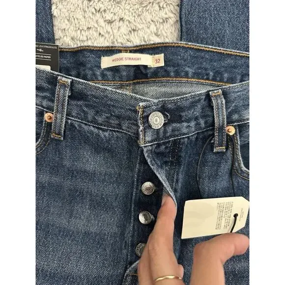 Levi's Premium Wedgie Straight Jeans NWT Button Fly Medium Wash Denim Size 32 - Picture 4 of 8